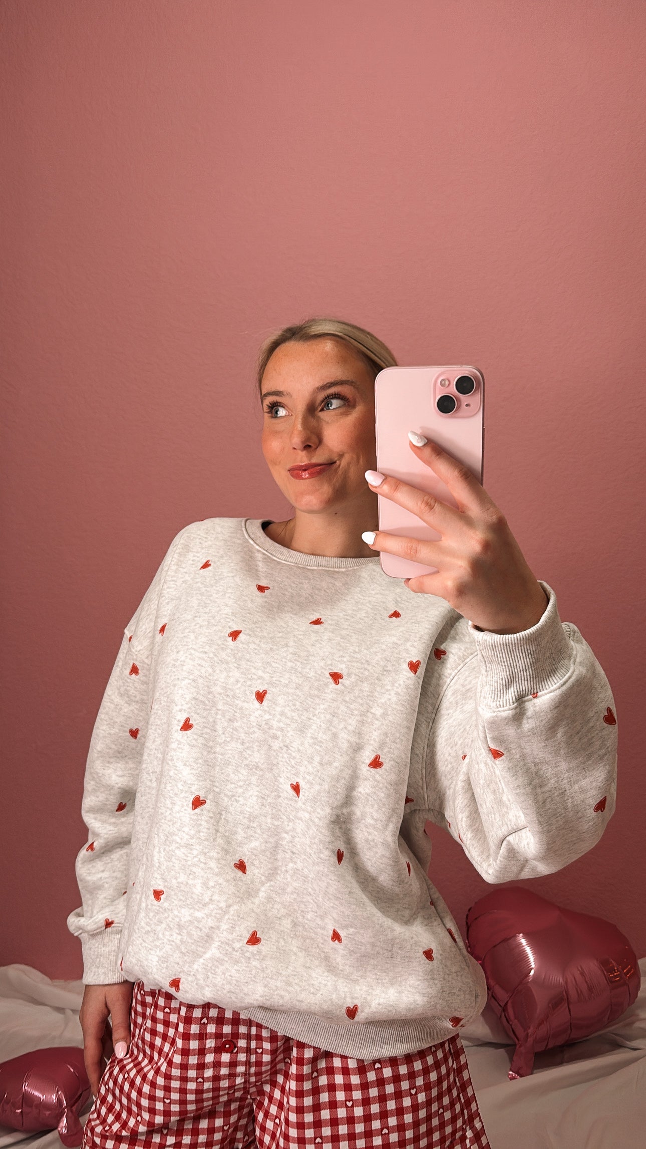 xoxo crewneck