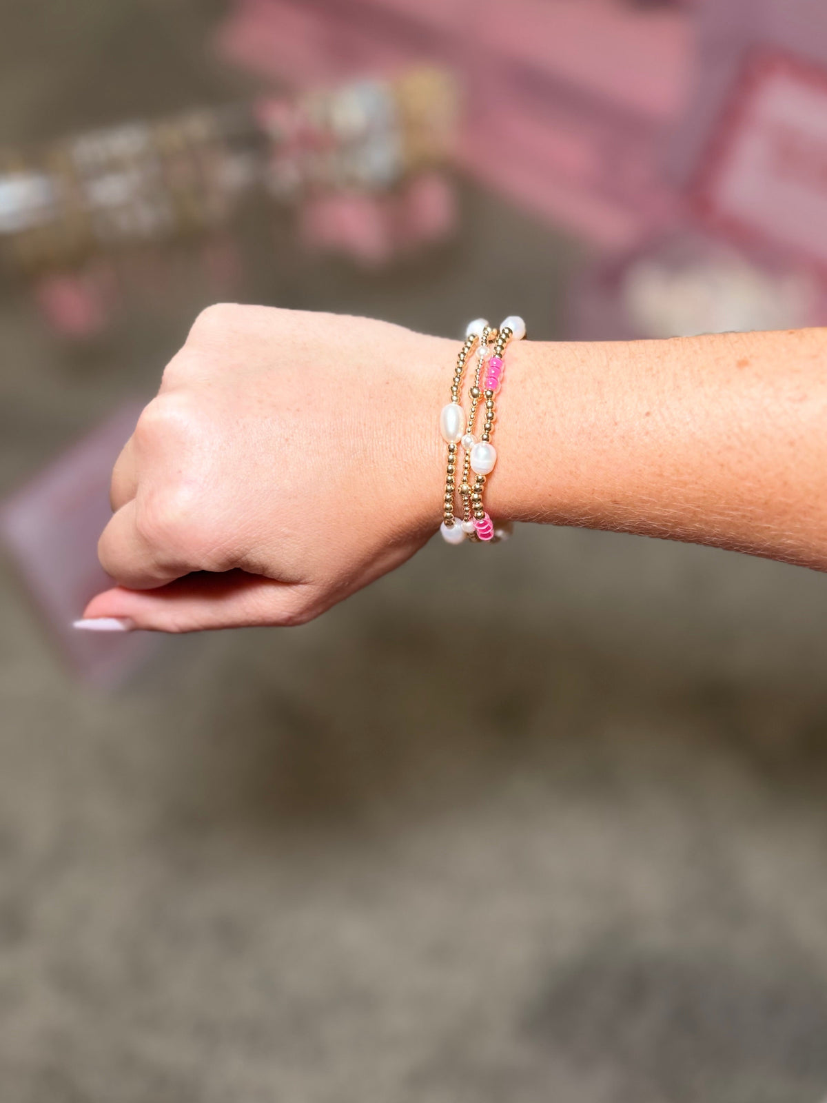 Pearl Poppi Bracelet (hot pink)